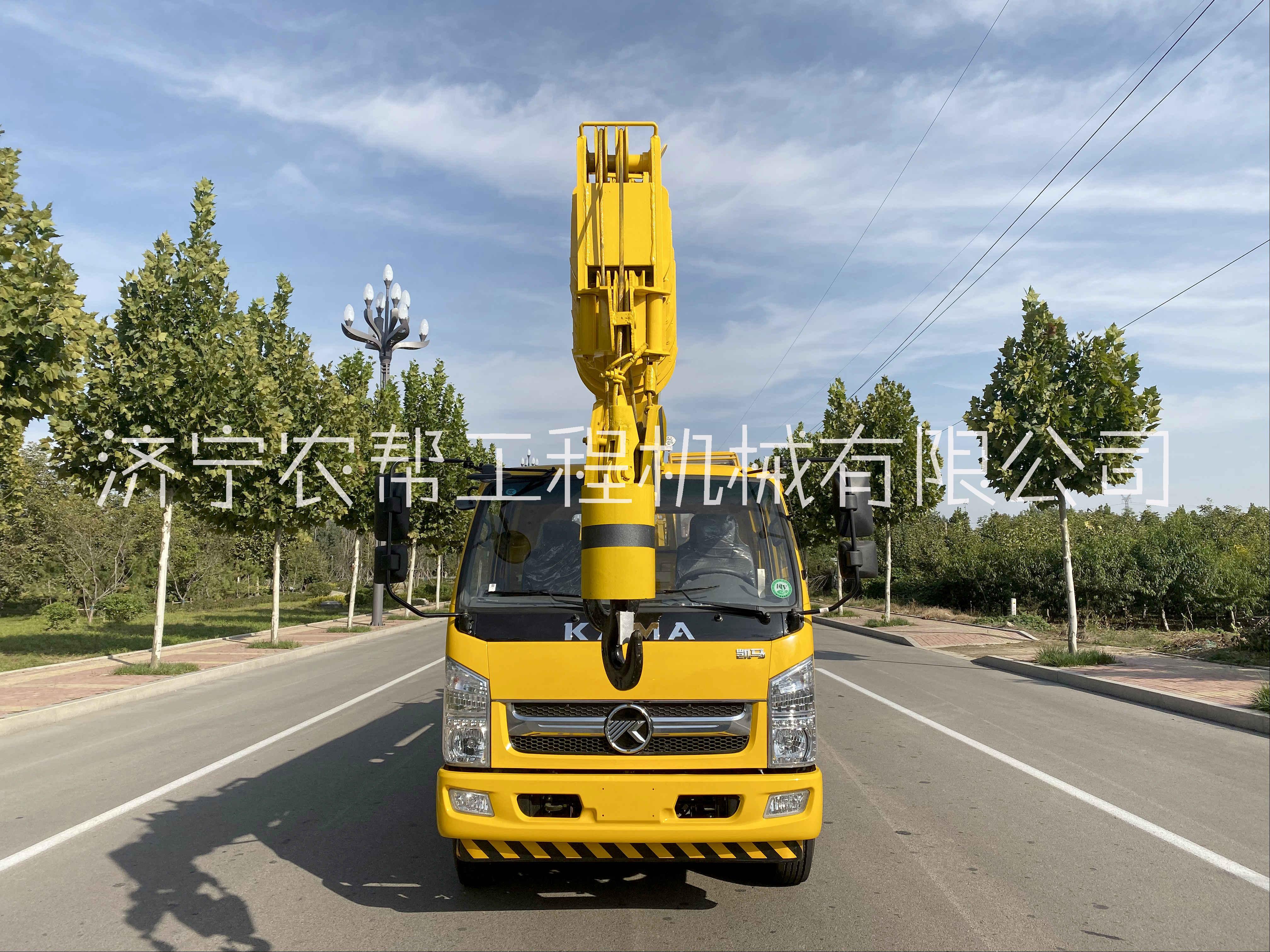 山東濟(jì)寧凱馬10噸吊車價(jià)格 凱馬10噸吊車廠家電話 凱馬10噸吊車多少錢 凱馬10噸吊車