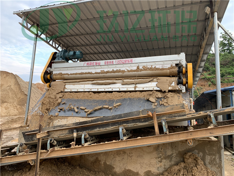 廣西洗沙泥漿處理設(shè)備帶式壓濾機(jī)