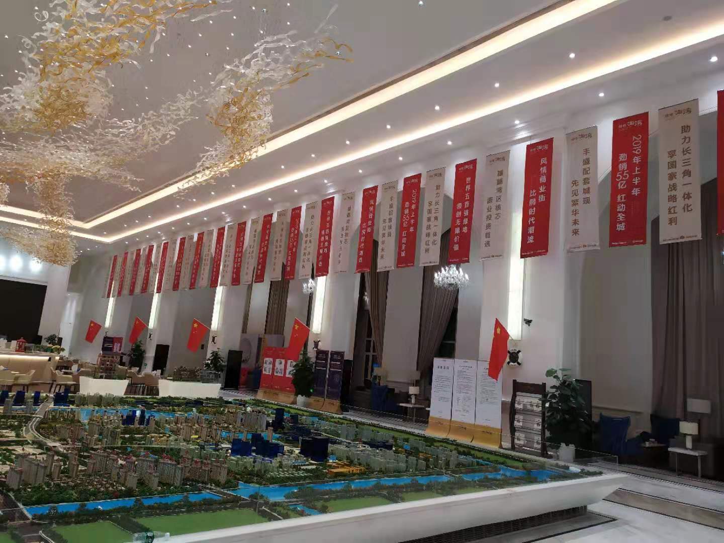 寧波軟膜燈箱，余姚軟膜燈箱，余姚透光膜，余姚燈光膜報(bào)價(jià)