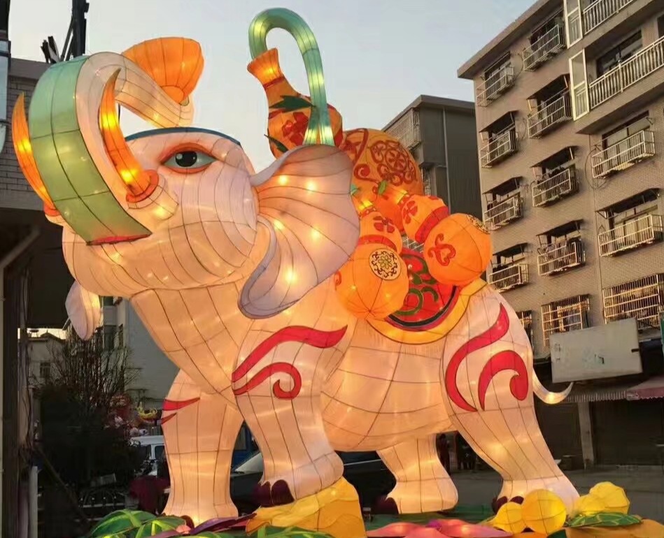山西彩燈 山西專業(yè)彩燈廠承接各種彩燈 節(jié)假日彩燈 各種花燈 景區(qū)彩燈 十二生肖彩燈制作