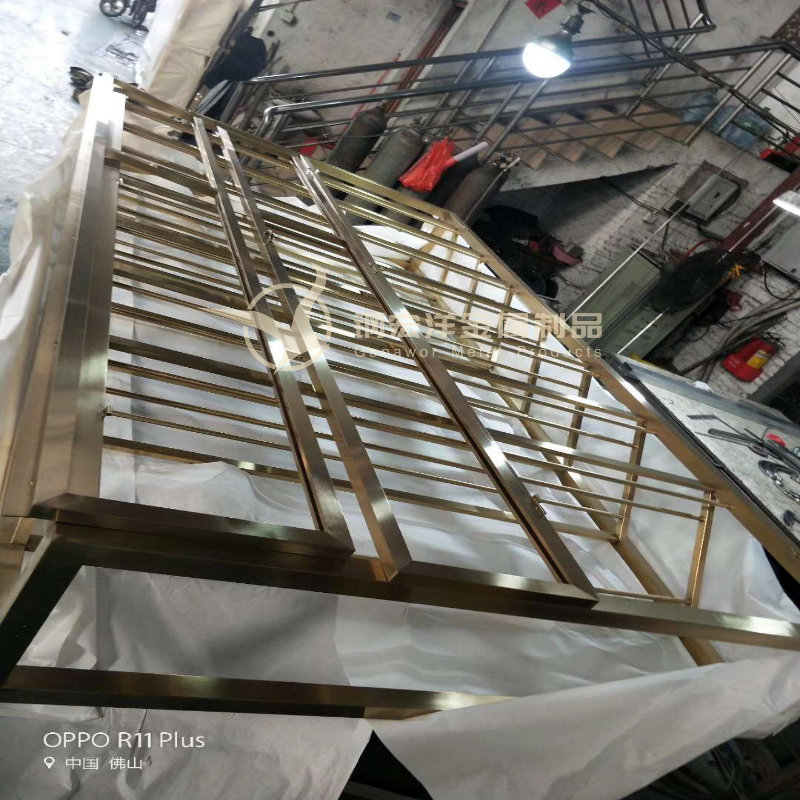 不銹鋼鏡面拉絲恒溫常溫酒柜定制加工鍍鈦各種顏色玻璃口無膠