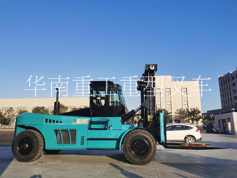 新款30噸叉車國產(chǎn)品牌socma華南重工