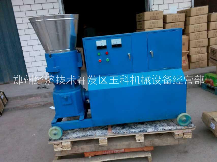 熱銷(xiāo)顆粒機(jī) 新型全自動(dòng)牛羊飼料顆粒機(jī) 平模造粒機(jī) 養(yǎng)殖動(dòng)物顆粒飼料機(jī)