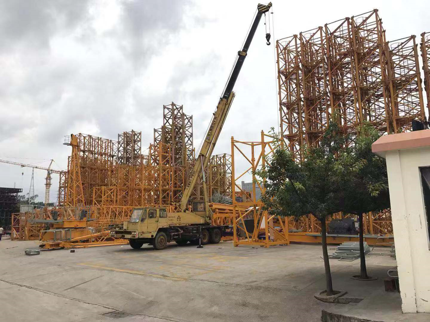 建筑設(shè)備回收 廢棄塔吊回收 施工電梯回收 二手施工電梯批發(fā)