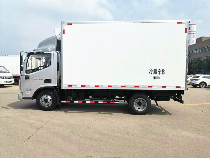 福田奧鈴速運(yùn)冷藏車 藍(lán)牌冷藏車