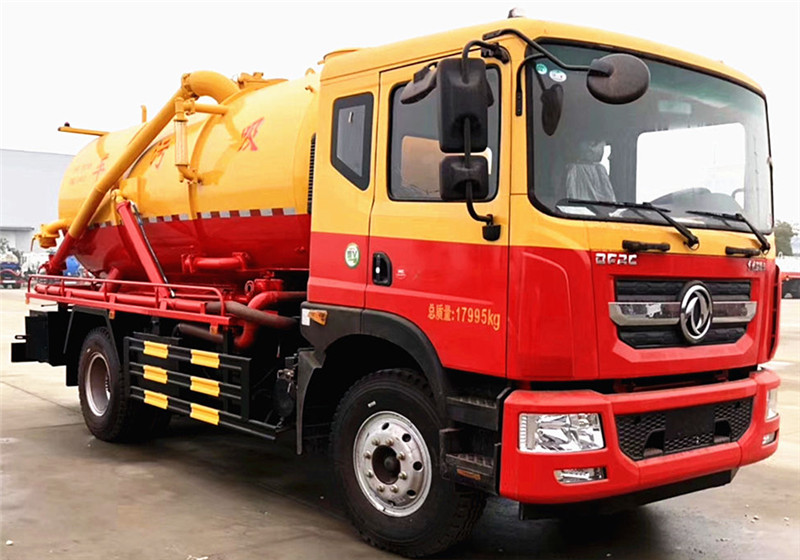 吸污車