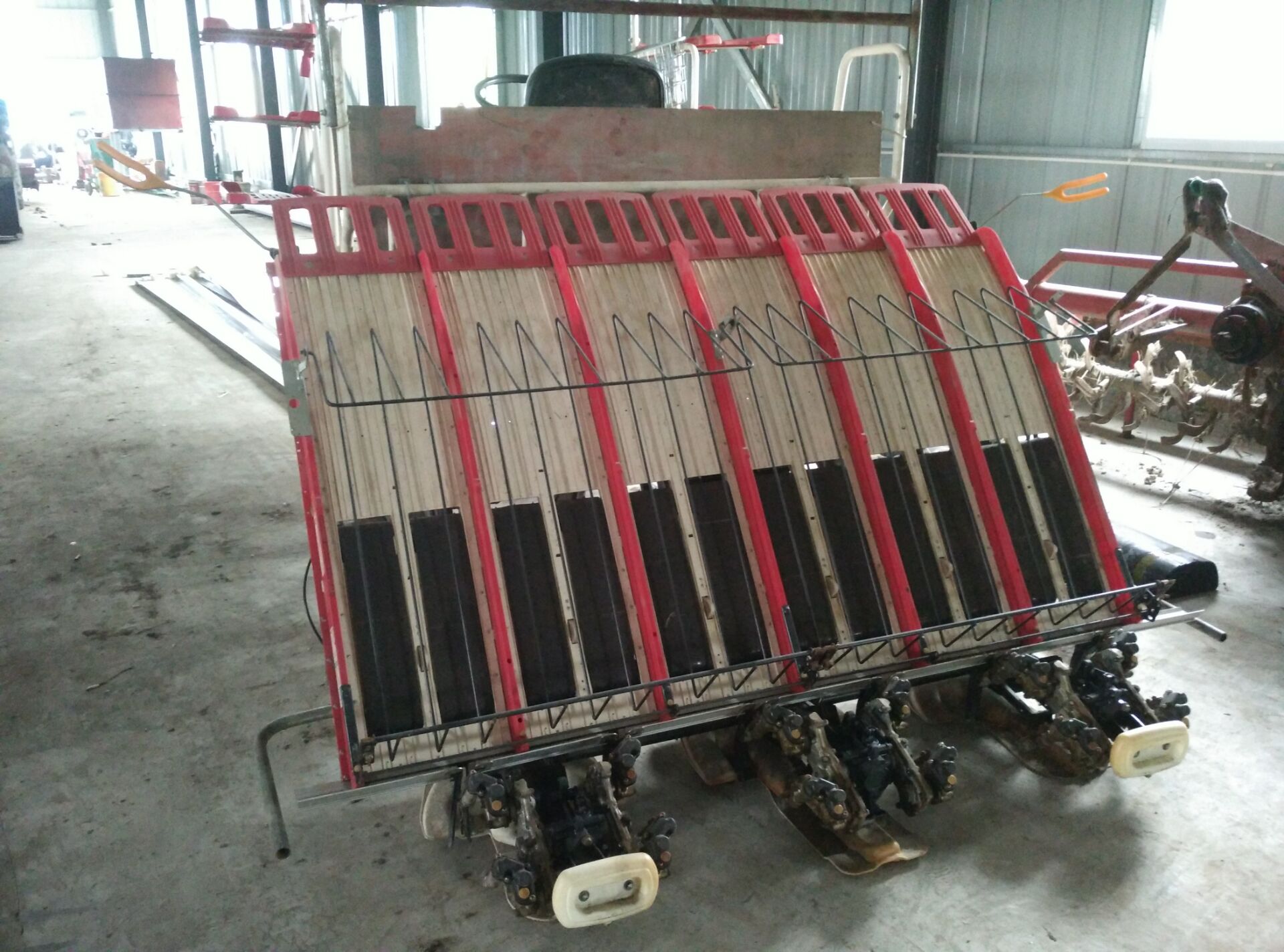 專營銷售插秧機(jī)和插秧機(jī)配件