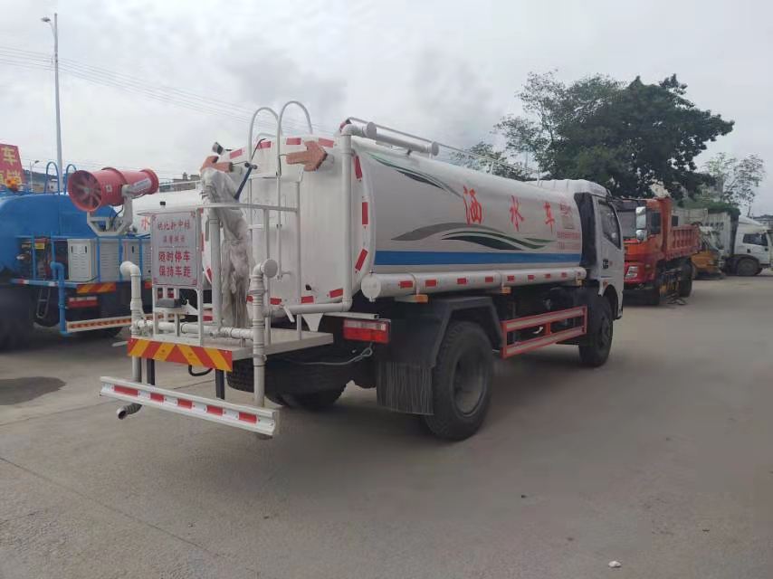 東風(fēng)福瑞卡9方灑水車Z94-30