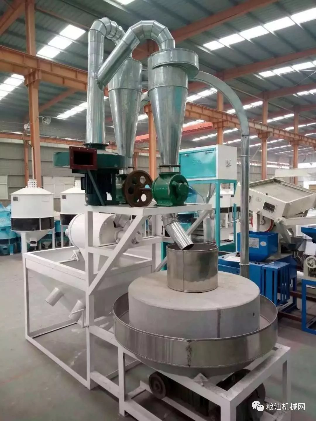 小型石磨面粉機(jī)廠家 小型石磨面粉機(jī)供應(yīng) 小型石磨面粉機(jī)批發(fā) 小型石磨面粉機(jī)生產(chǎn)線