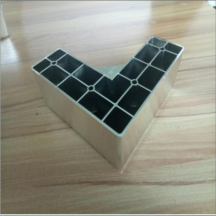 東莞L沙發(fā)腳生產(chǎn)廠家   東莞L形沙發(fā)腳供應(yīng)商   東莞5公分厚L形塑膠沙發(fā)腳批發(fā)電話