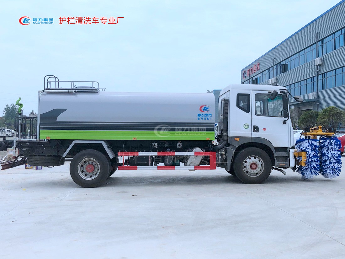 城市護(hù)欄清洗車廠家在哪里
