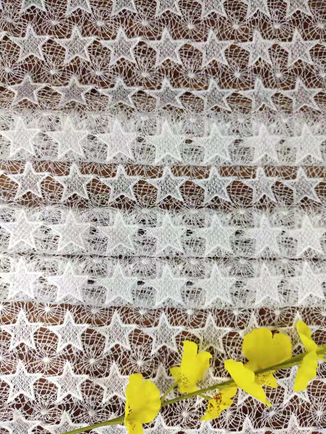 水溶花邊刺繡牛奶絲滿幅蕾絲時尚女裝電腦花邊