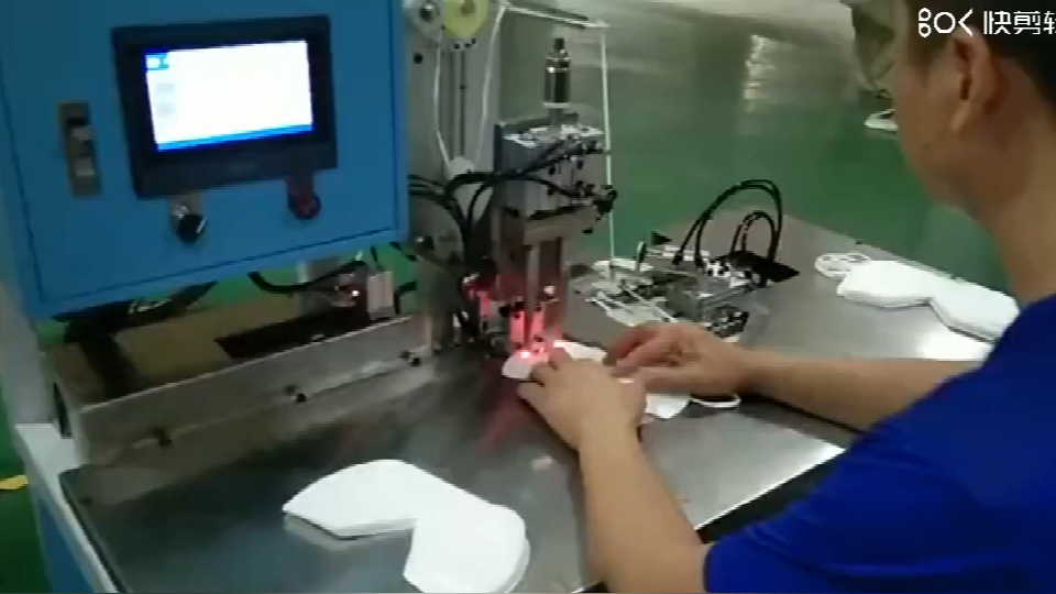 半自動(dòng)焊耳機(jī)廠家-價(jià)格-供應(yīng)商   東莞市信騰機(jī)器人科技有限公司