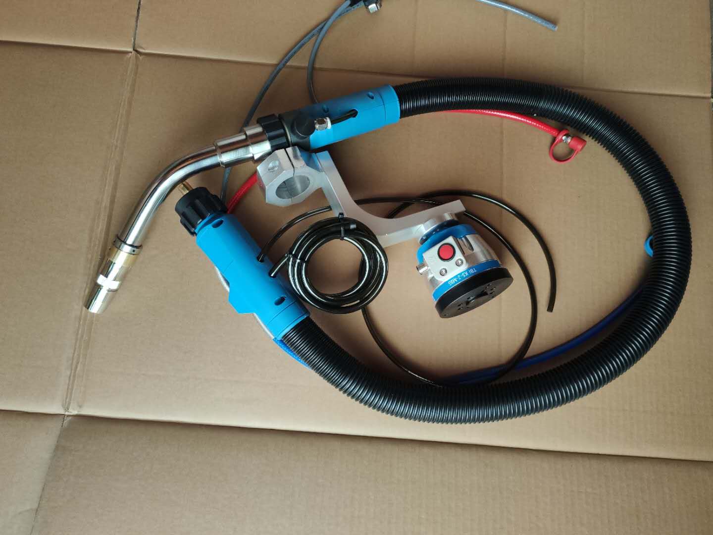 浙江麗水機(jī)器人焊槍報(bào)價(jià)銷售公司聯(lián)系人推薦廠家熱線