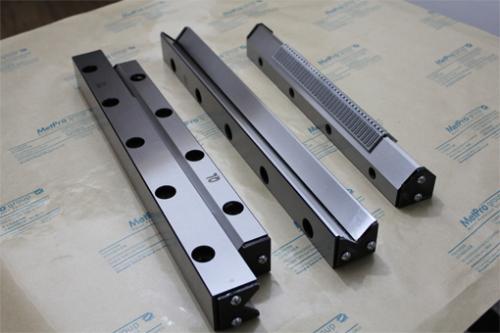 山東定制交叉導(dǎo)軌廠家 直銷(xiāo)批發(fā)價(jià)格 哪家質(zhì)量好