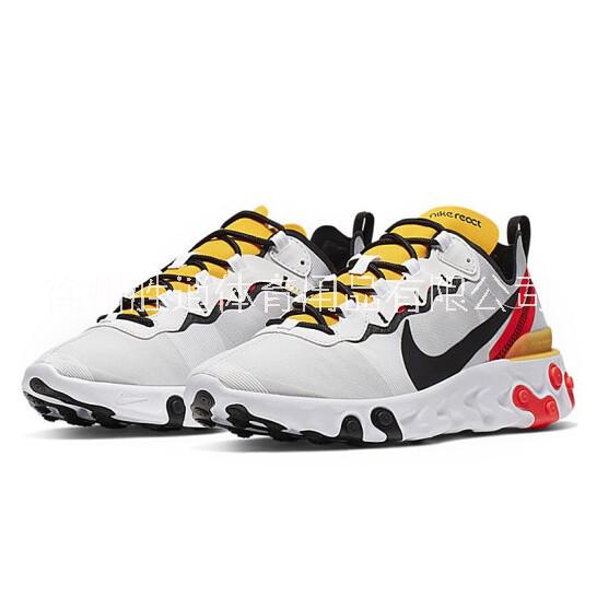 耐克阿迪達斯折扣店加盟在選址上的