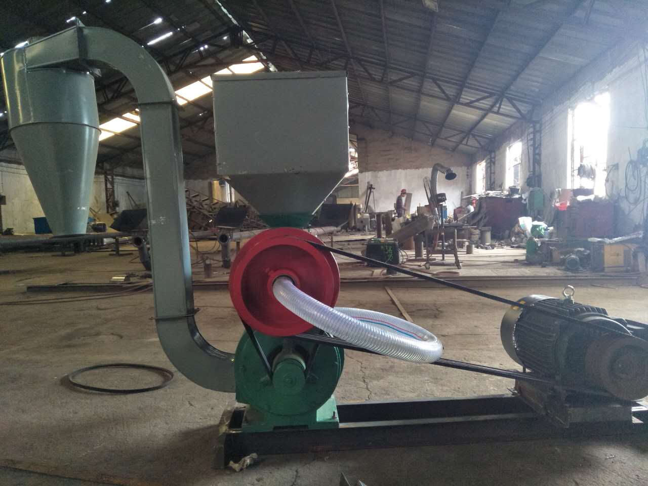 塑料珠拋光機(jī)  塑料珠拋光機(jī)讓每顆珠子達(dá)到標(biāo)準(zhǔn)