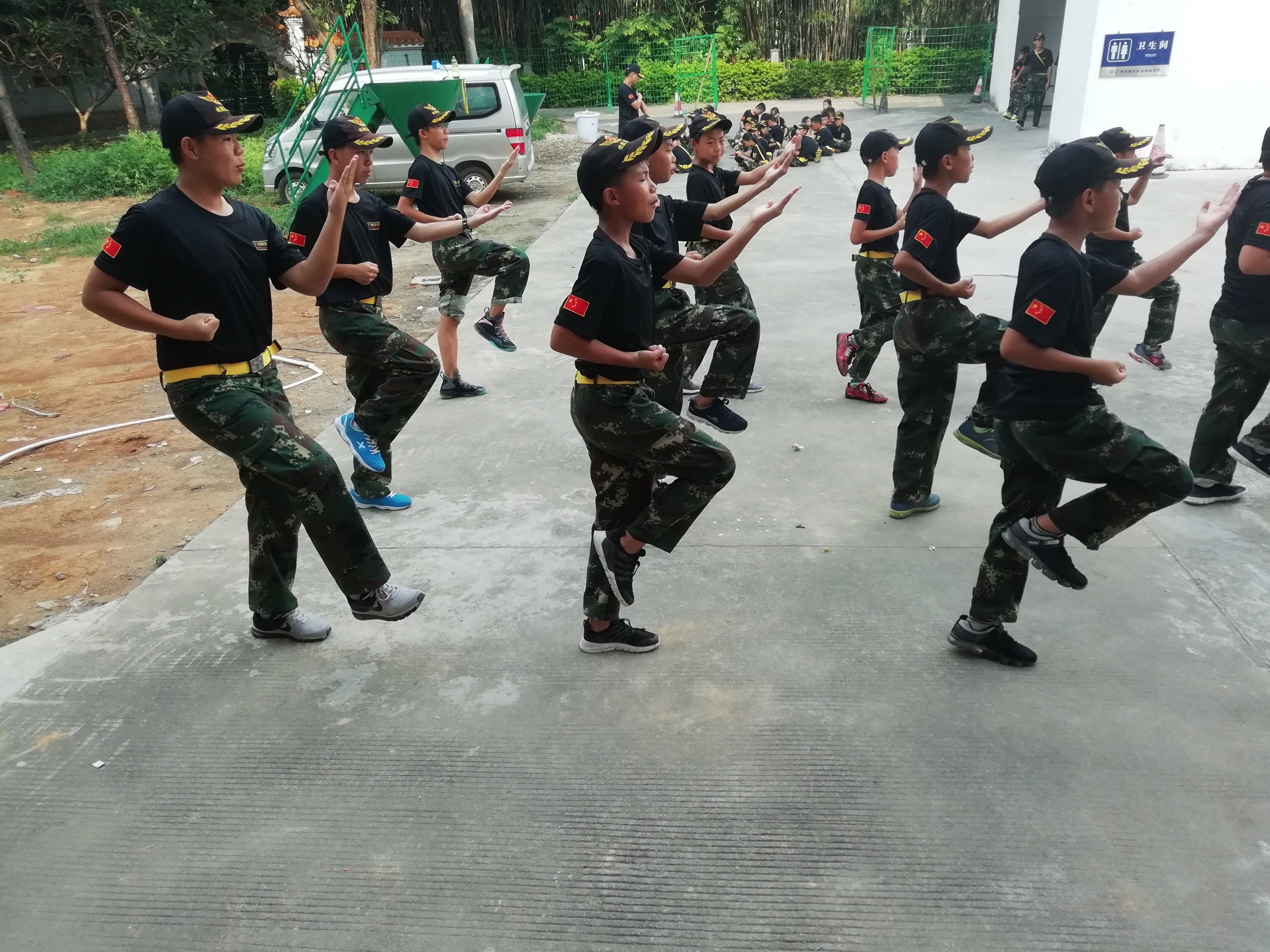 廣州夏令營怎么解決孩子獨立性差的問題