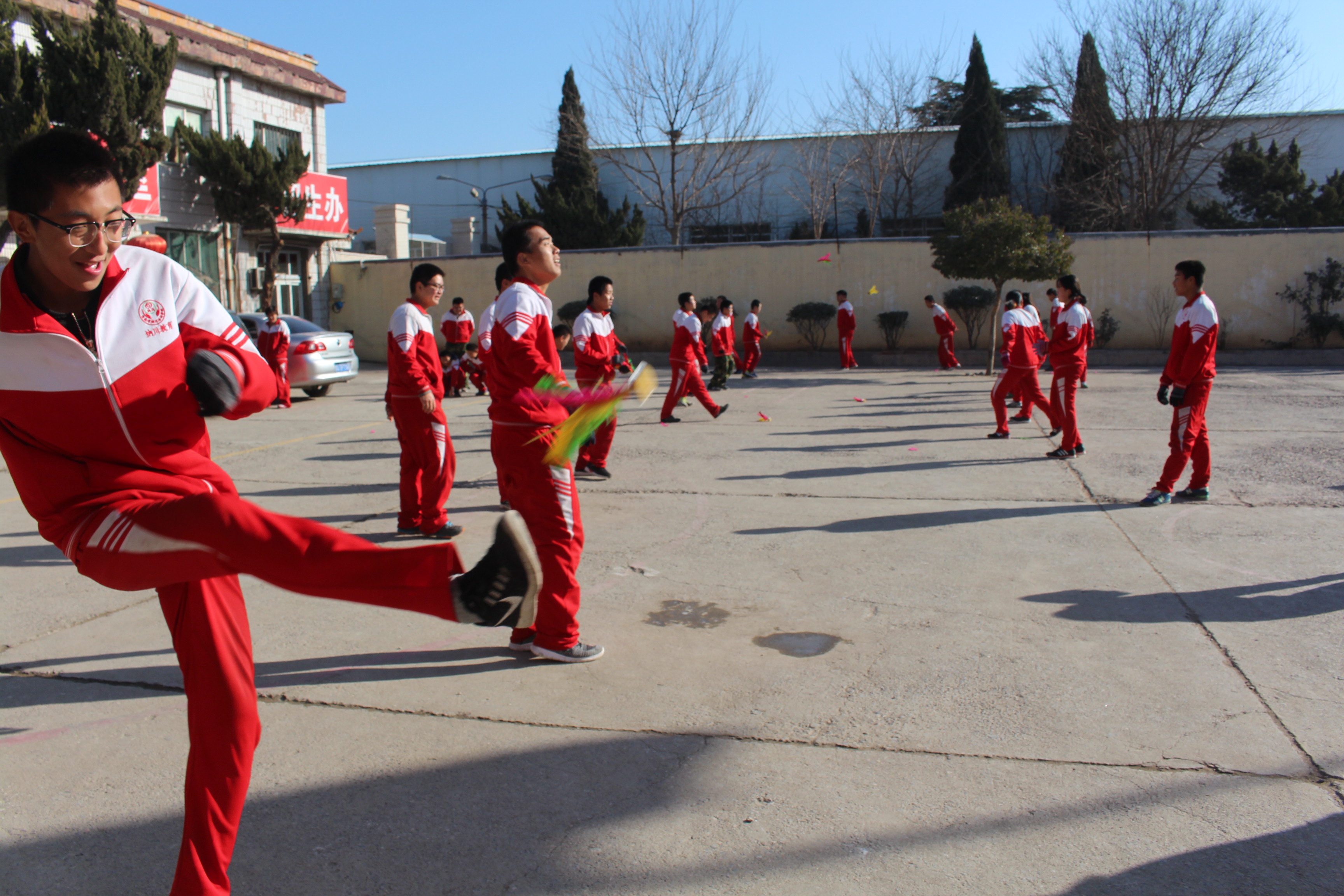 怎么有節(jié)制的上網(wǎng)、怎樣才能引導(dǎo)孩子正確使用網(wǎng)絡(luò)