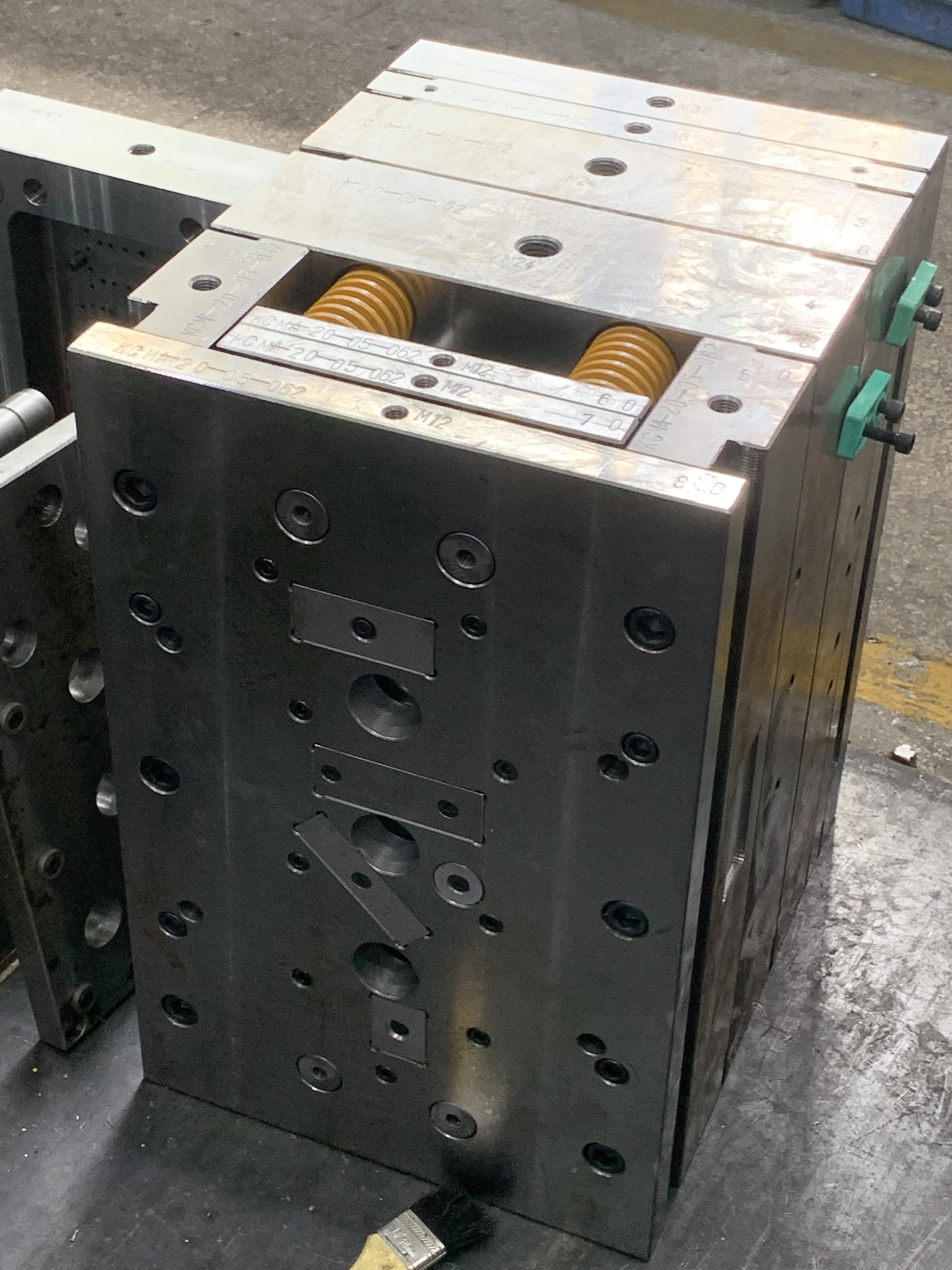 廣東大型廠家提供注塑模具設(shè)計與加工 模具加工與設(shè)計 注塑模 包膠模設(shè)計與加工 注射成型模