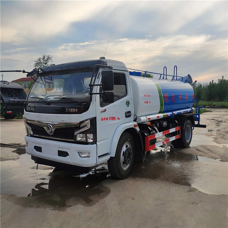 國(guó)六8方灑水車工地用霧炮抑塵車東風(fēng)多利卡10方園林綠化工程噴灑車廠家