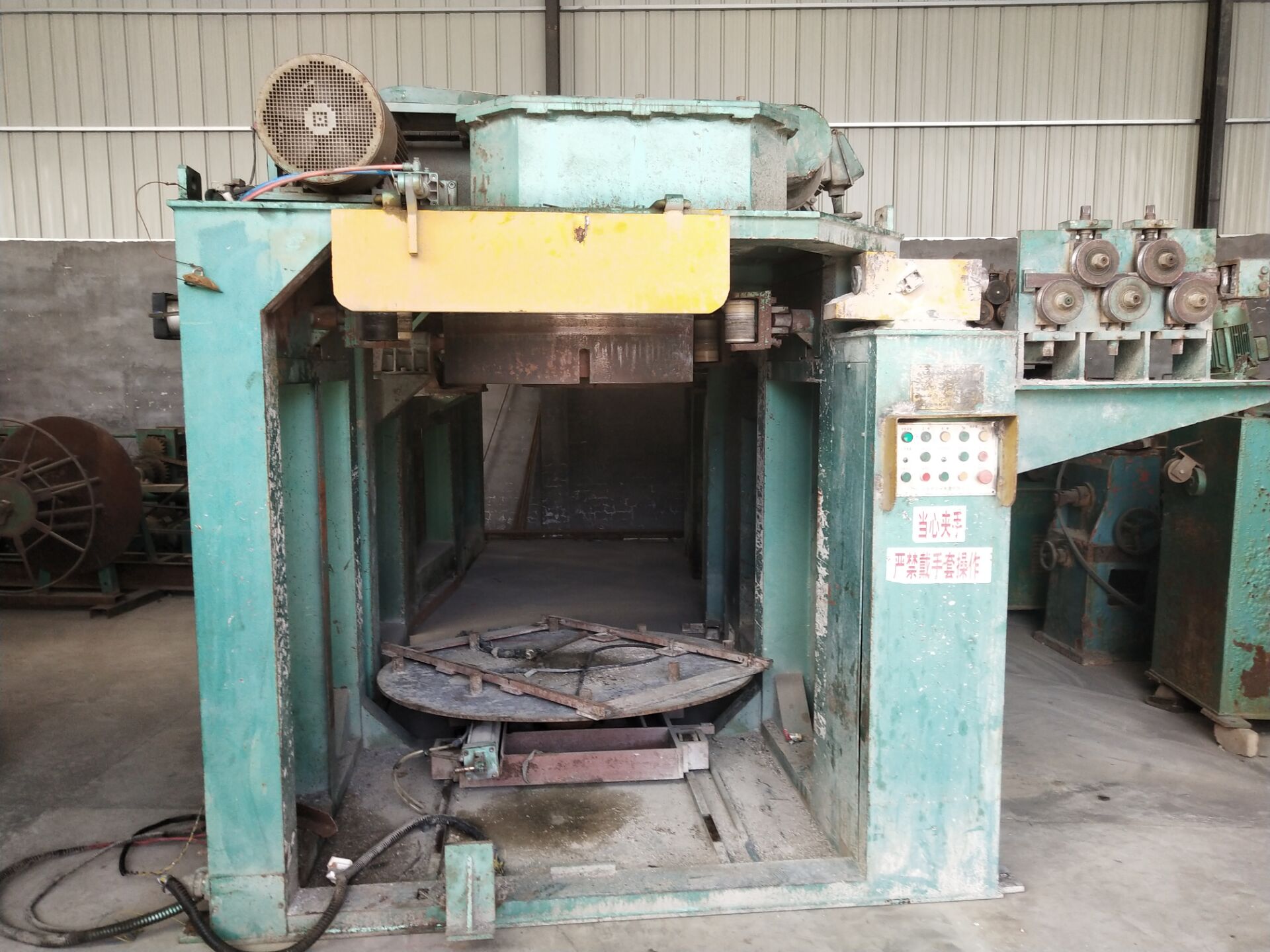 出售鏈罐拉絲機(jī)直進(jìn)式拉絲機(jī)水箱拉絲機(jī)