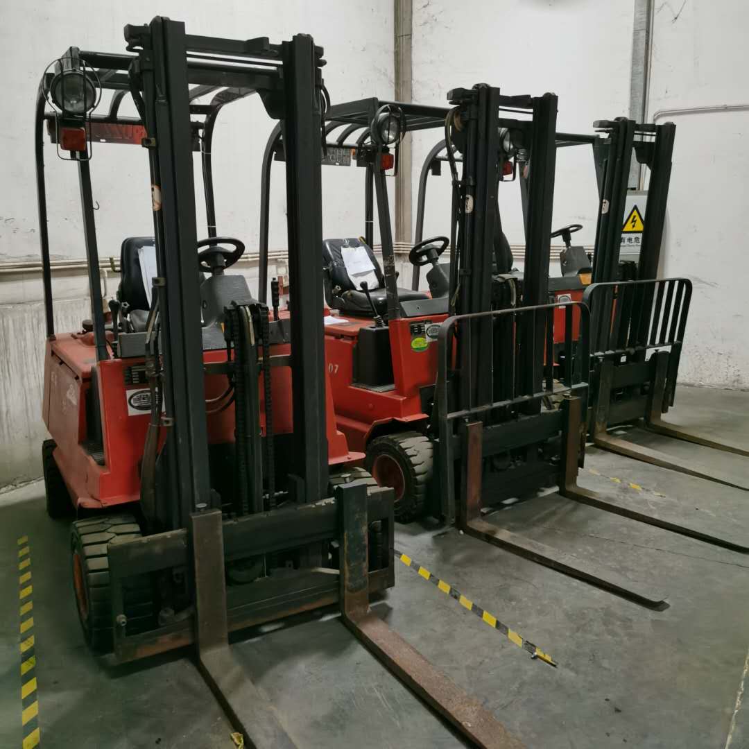 二手E20P林德叉車兩節(jié)自由提升門架 2噸林德叉車