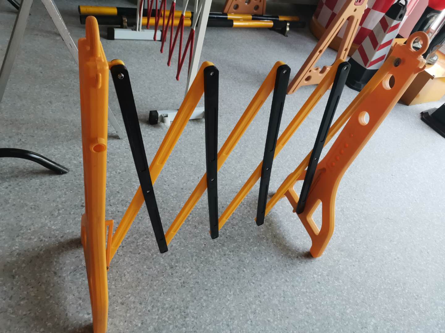 伸縮折疊護欄道路護欄隔離欄