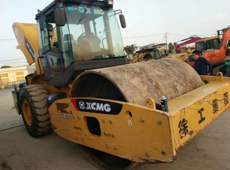 供應(yīng)甘肅20噸二手壓路機(jī)市場價格 徐工二手壓路機(jī)價錢
