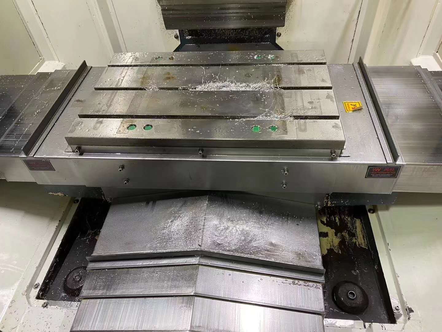 數(shù)控加工中心，巨高T500，三菱M80系統(tǒng)，主軸20000轉(zhuǎn)， 21把伺服刀庫(kù)