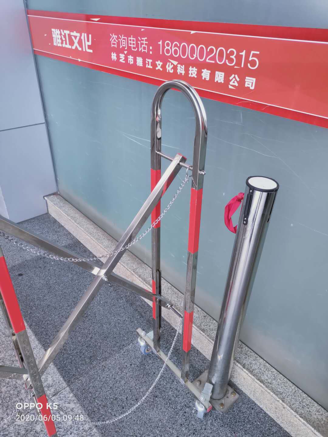 通道柵欄機(jī)場(chǎng)車(chē)站攔人欄桿不銹鋼欄桿