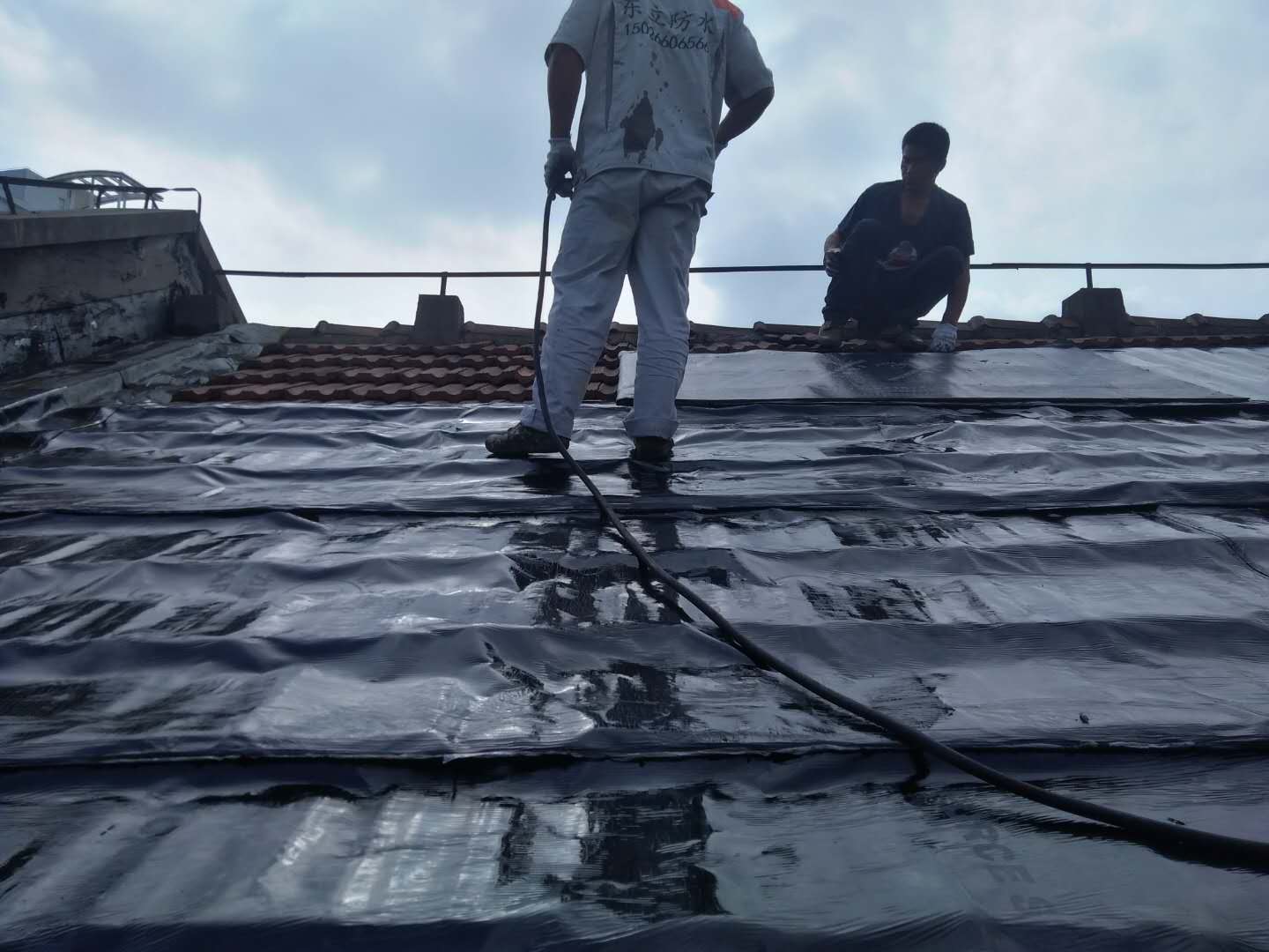 今日新推薦：楊浦去區(qū)上門外墻防水補(bǔ)漏、玻璃幕墻防水、屋頂防水補(bǔ)漏漏--上海一家人服務(wù)公司