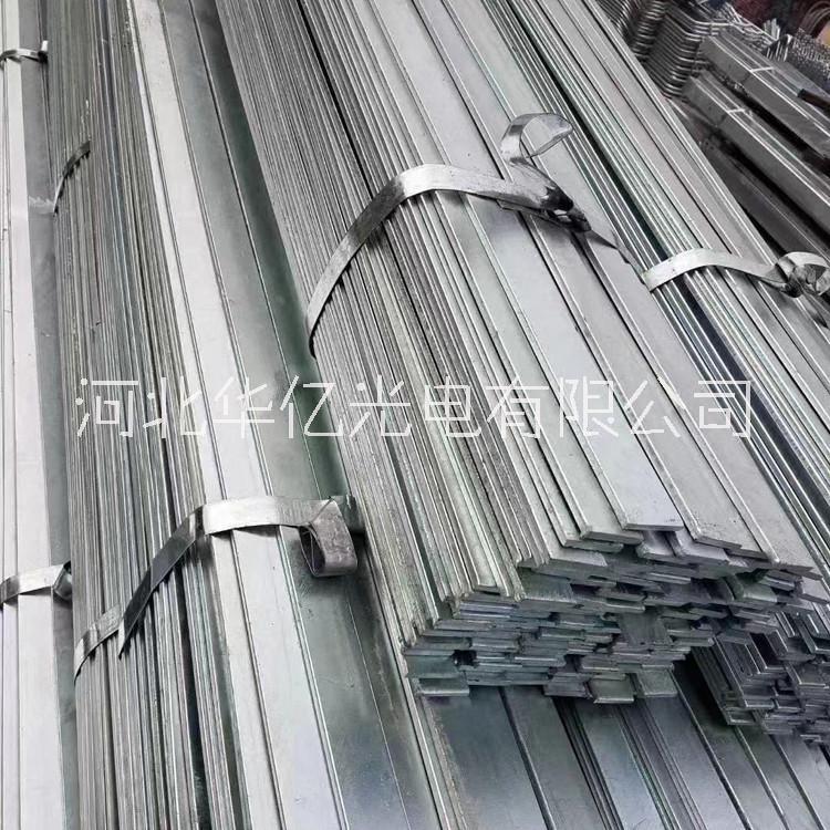 滄州市 大量供應(yīng)熱鍍鋅扁鋼生產(chǎn)廠商，鍍鋅方鋼批發(fā)價(jià)格