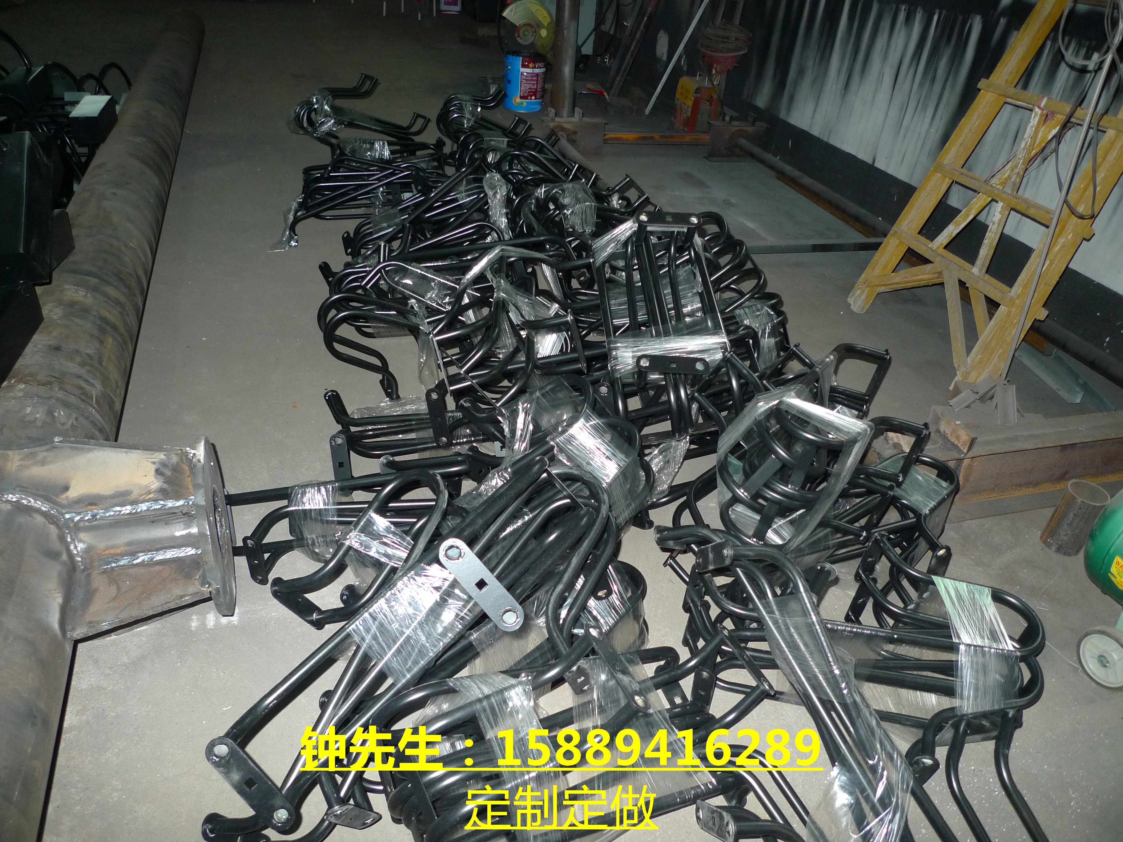 深圳廠家直銷碳素鋼自行車停車架電動(dòng)單車停車架碳素鋼電動(dòng)車存放架