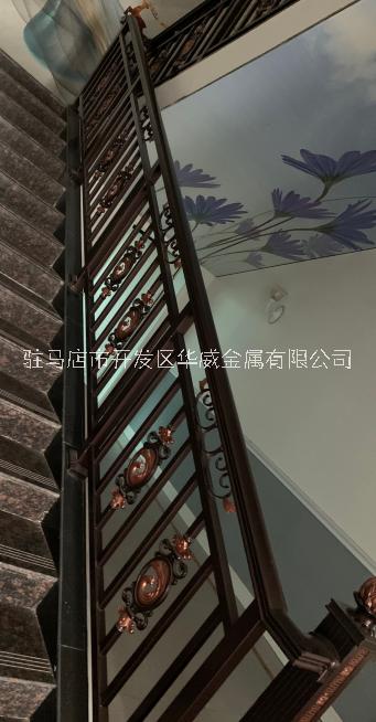 河南-廠家供應(yīng)小區(qū)樓梯扶手有鋅鋼和鋁藝兩種