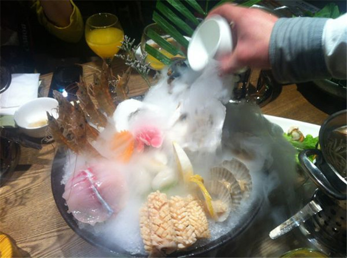 湖州干冰同城配送食用冰塊同城配送干冰降溫冰工業(yè)冰