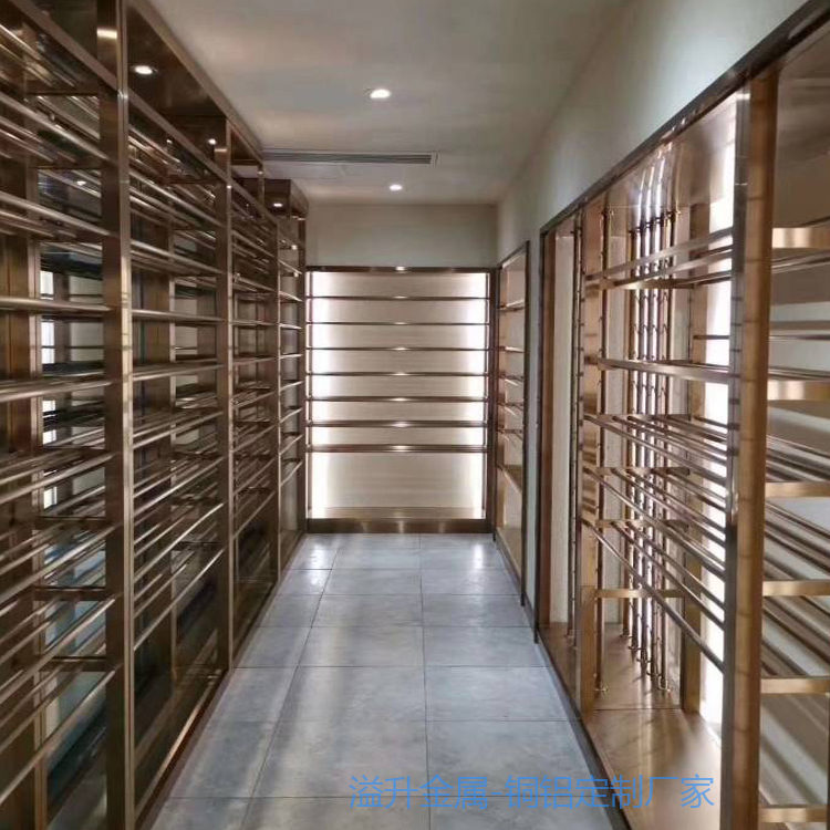 定制款鋁藝屏風閃耀登場