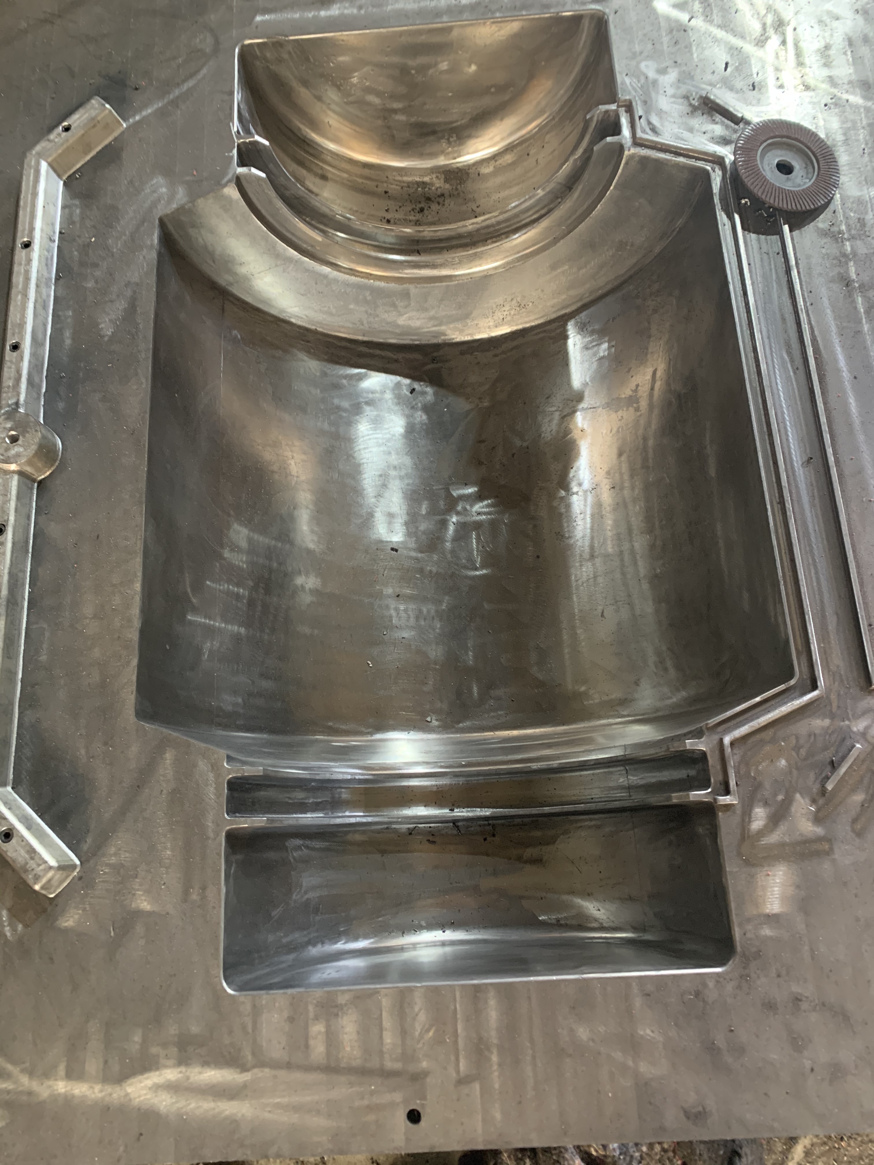 鑄造模具供應商 覆膜砂模具 熱芯盒 射芯機 流水線模具 靜壓線模具快速報價