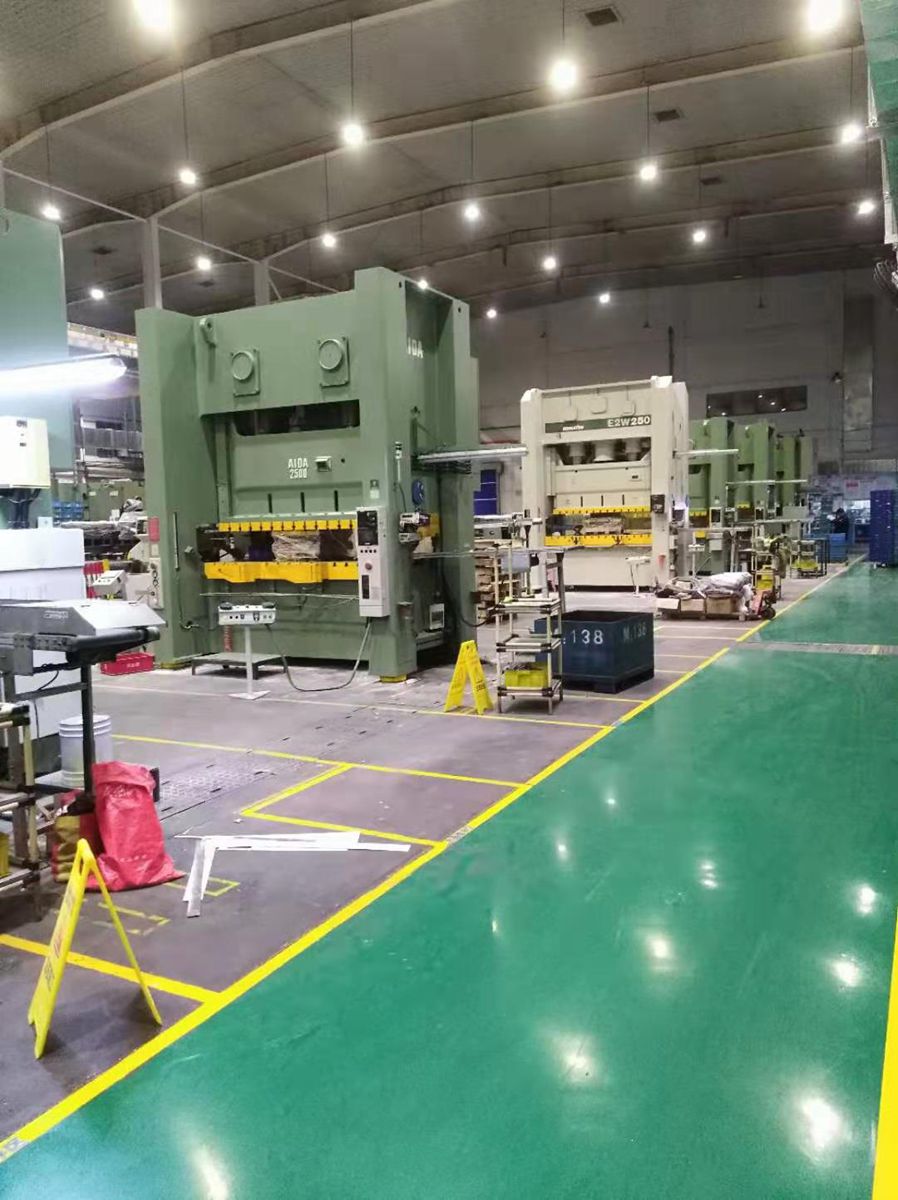 滬浙江沖床翻新噴漆 設(shè)備噴漆 機(jī)床翻新