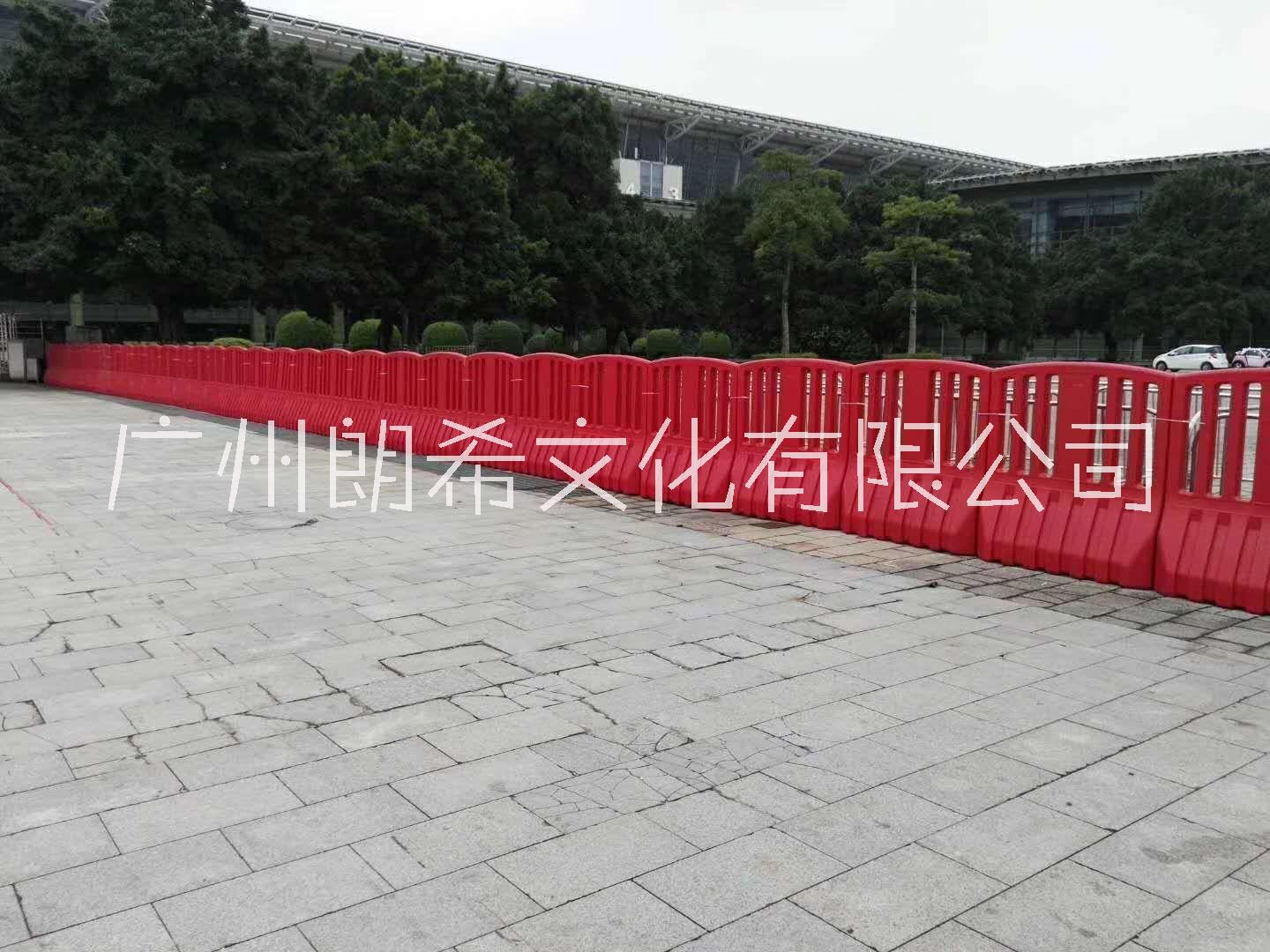 廣東工廠高圍欄水馬生產(chǎn)租售 PVC注水水馬圍擋護(hù)欄租賃