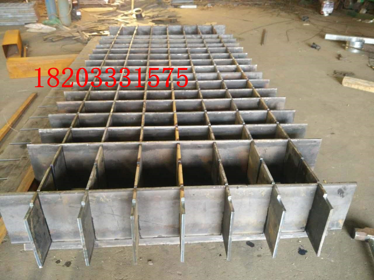 重載鋼格柵板,建筑網(wǎng)格板,平臺網(wǎng)格板,肇慶鋼格柵板