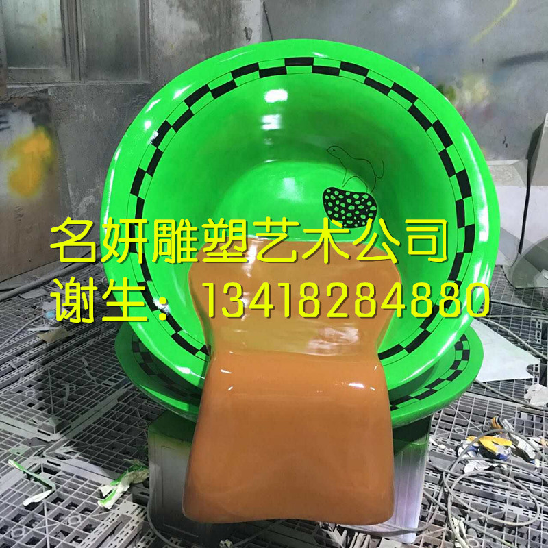戶外大型創(chuàng)意玻璃鋼休閑椅仿真玻璃鋼咖啡杯雕塑
