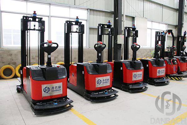堆垛式叉車AGV,激光叉車AGV,agv自動叉車