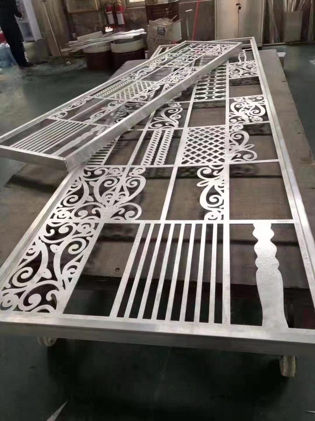 鋁屏風(fēng)價(jià)格   鋁屏風(fēng)多少錢 鋁屏風(fēng)報(bào)價(jià) 鋁屏風(fēng)廠家批發(fā)