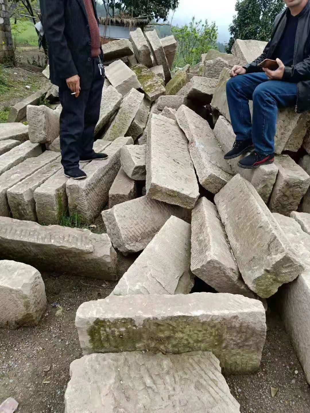 宜賓舊石板街老石板廠家批發(fā)電話舊石板樣子