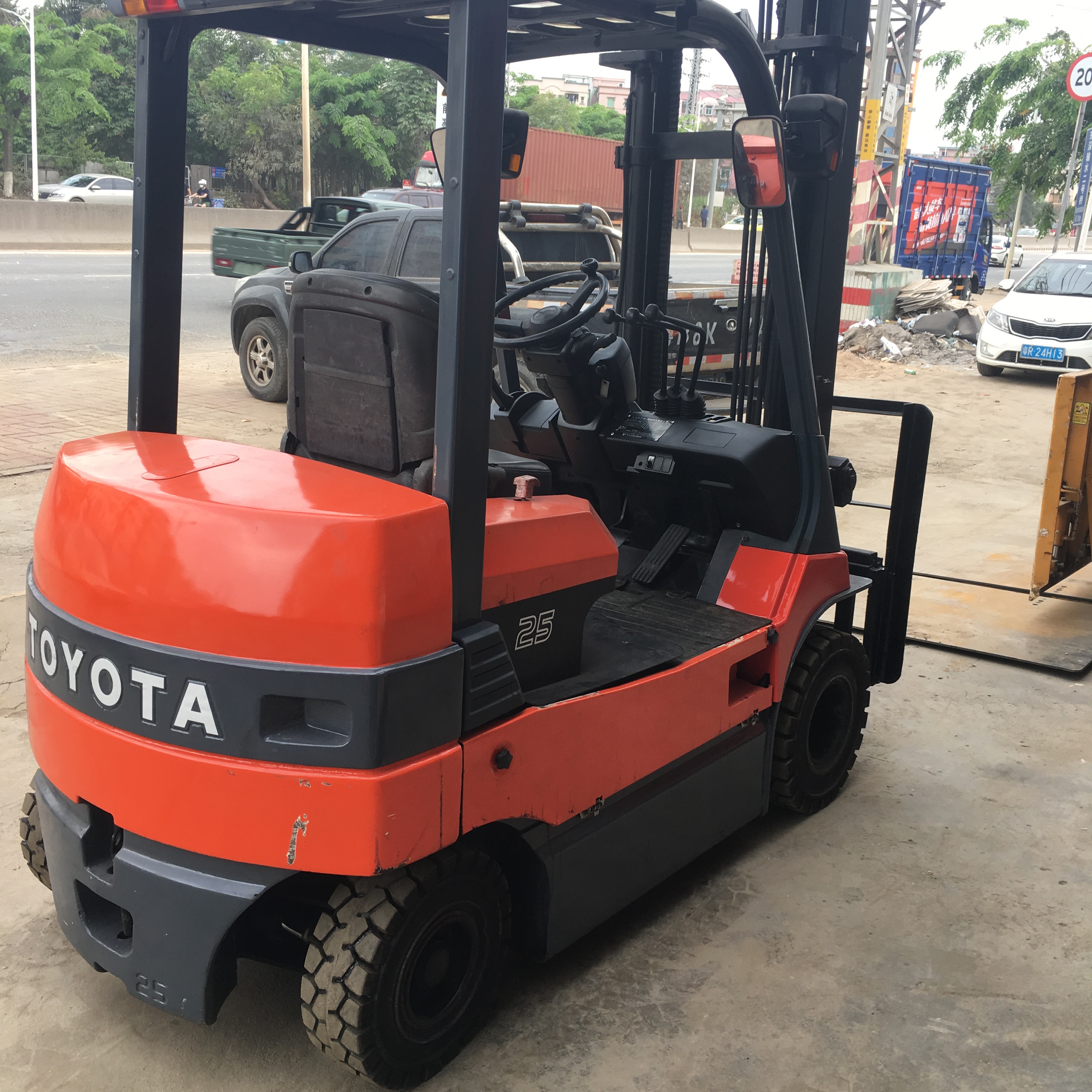 7FB25TOYOTA叉車2.5噸豐田電動(dòng)叉車