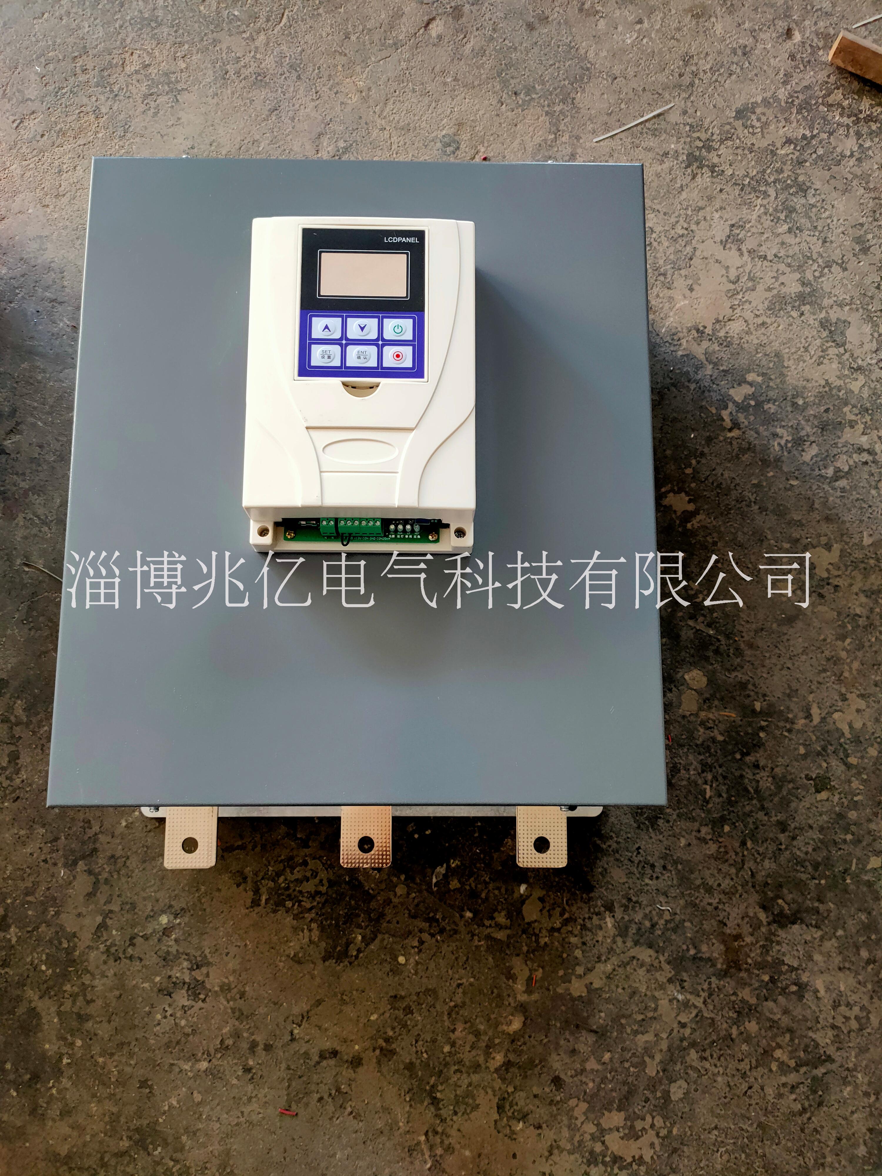 交流軟起動器