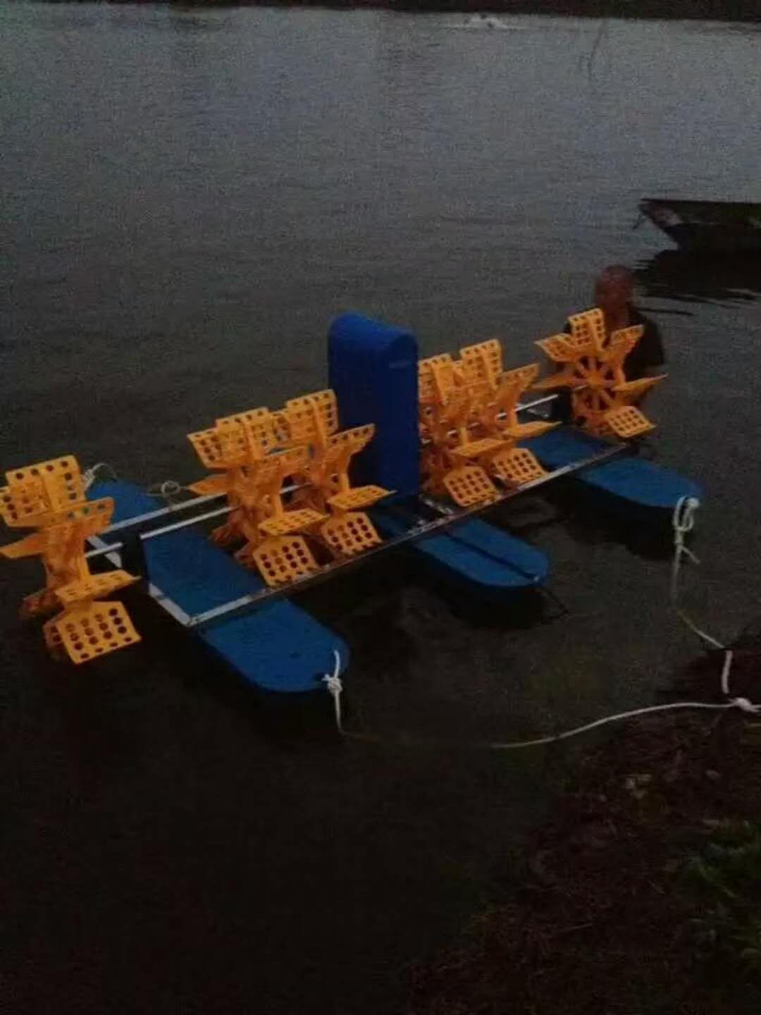 魚塘水車式增氧機4葉輪1500W養(yǎng)魚泵?