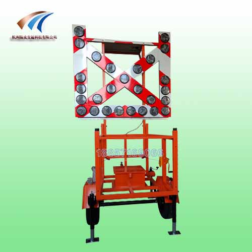 高速施工太陽(yáng)能工程導(dǎo)向車交通設(shè)施
