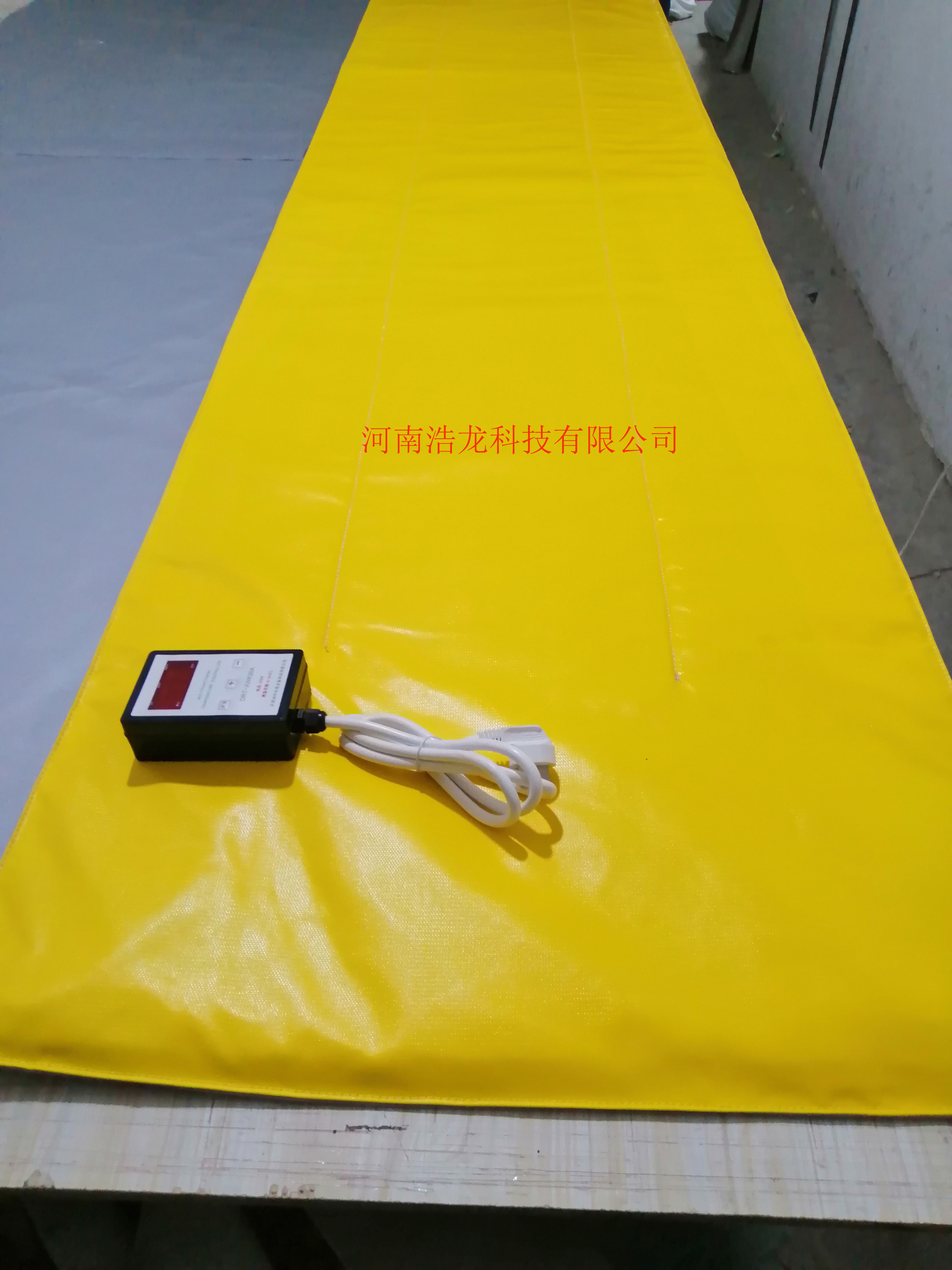 內(nèi)蒙風(fēng)電葉片加熱毯工業(yè)電熱毯油桶加熱毯加熱器直銷 浩龍工業(yè)電加熱